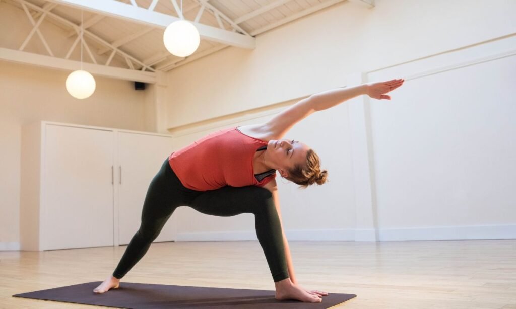 Extended Side Angle Pose (Utthita Parsvakonasana) 